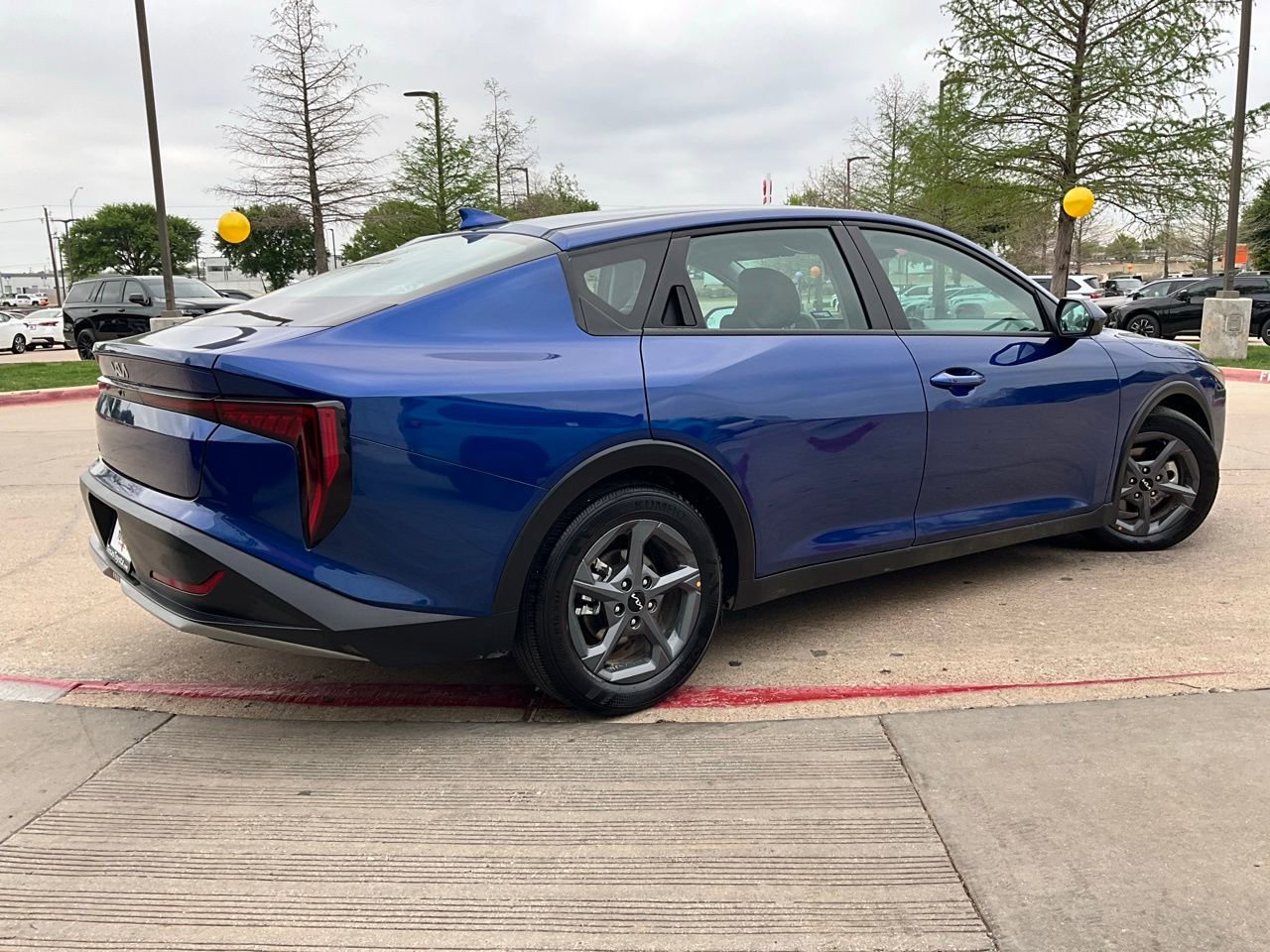 Used 2025 Kia K4 LXS image 6