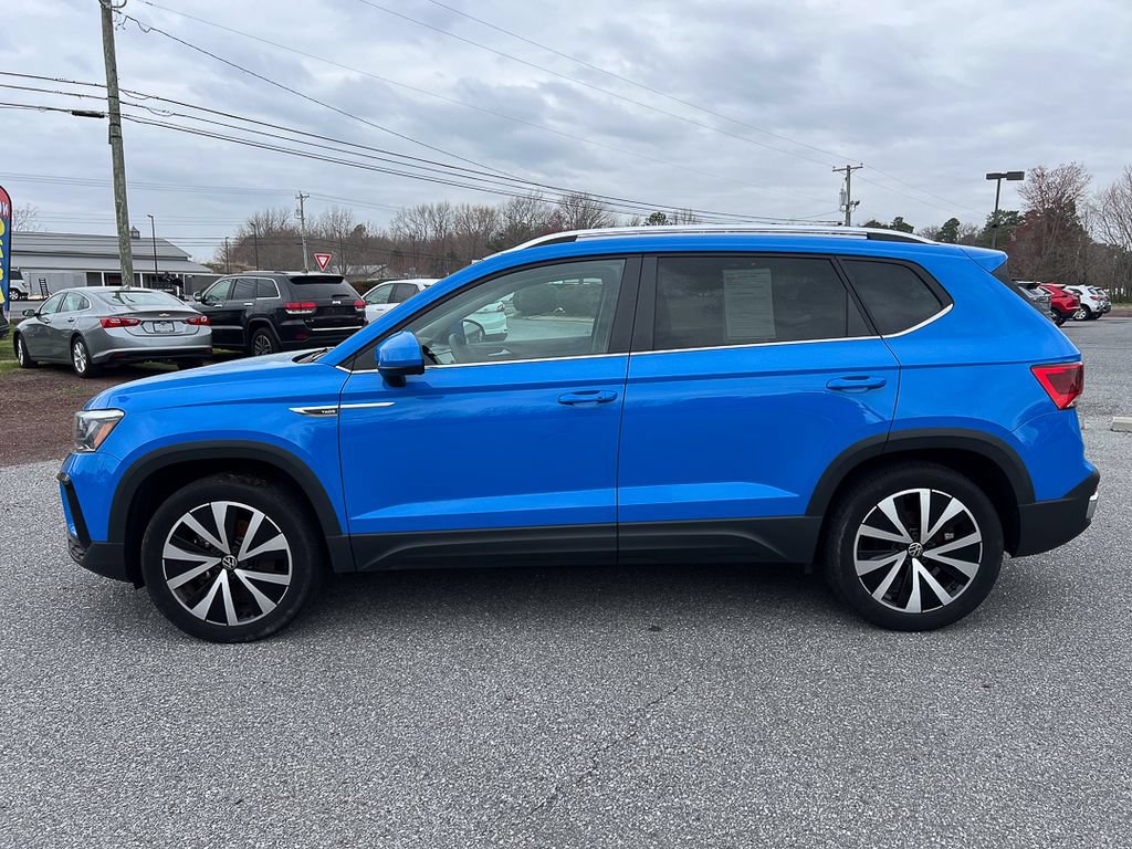 Used 2023 Volkswagen Taos SE AWD/4WD image 2