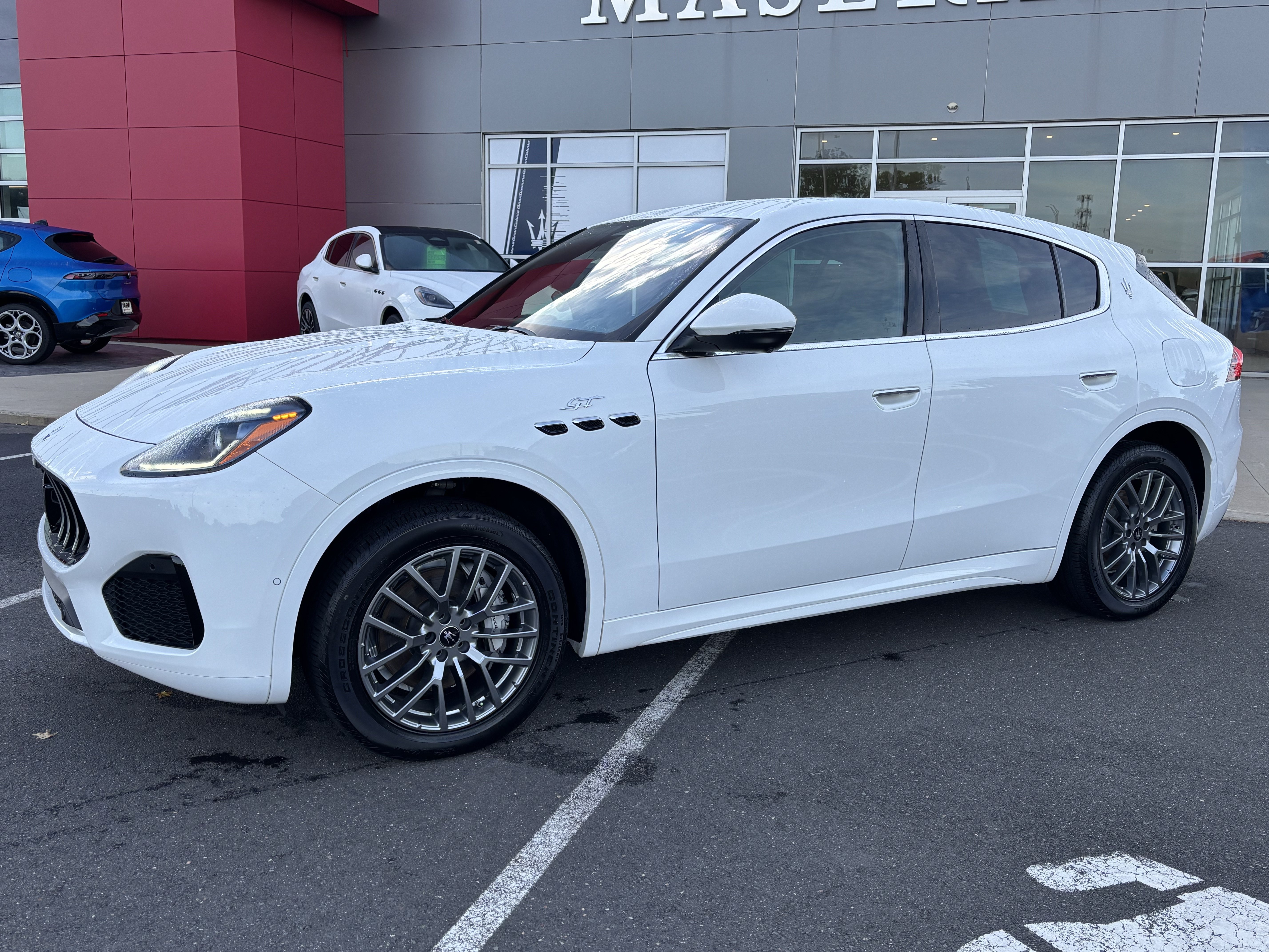 Used 2024 Maserati Grecale GT AWD/4WD image 3