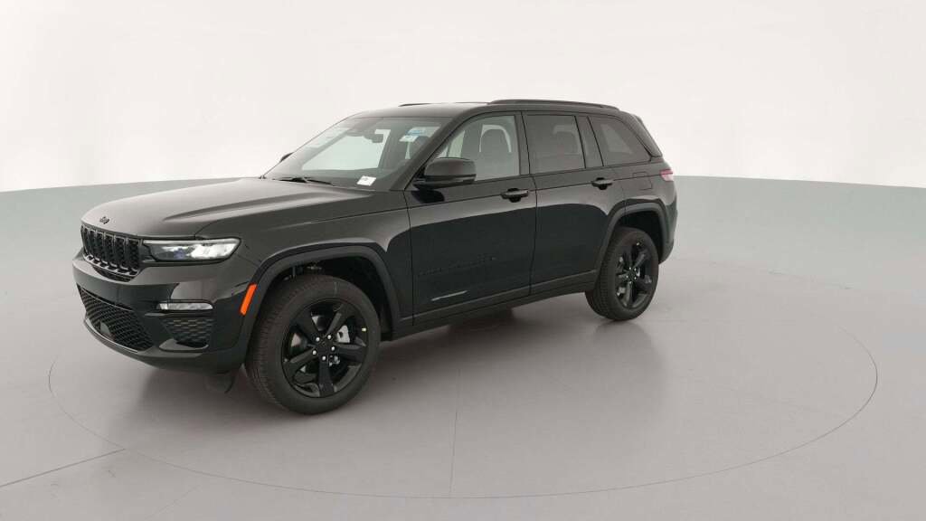 New 2025 Jeep Grand Cherokee Limited w/ Black Appearance Package image 1