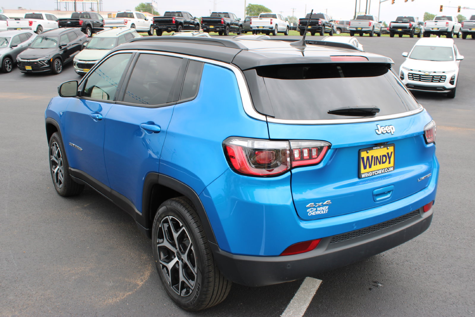Used 2025 Jeep Compass Limited AWD/4WD image 6