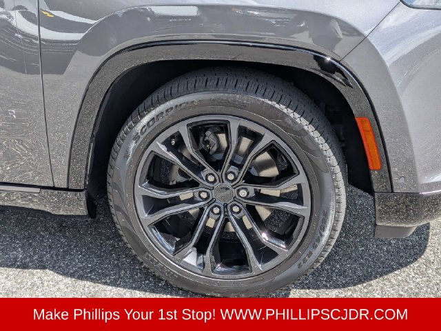 Certified 2026 Jeep Grand Wagoneer Summit AWD/4WD image 11