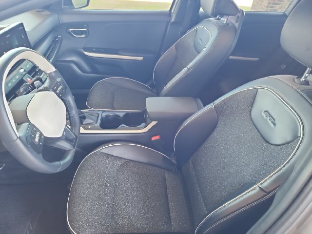Used 2025 Kia K4 GT-Line FWD image 12
