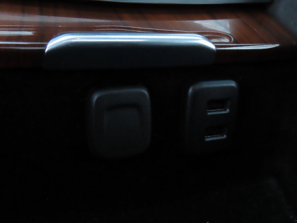 Used 2019 Cadillac Escalade Premium Luxury image 16