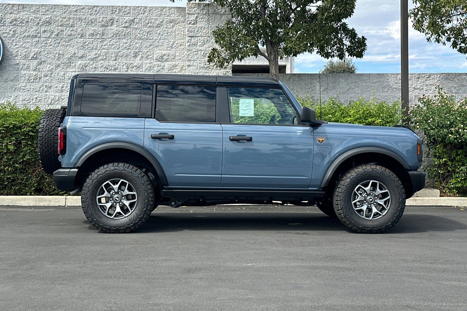 New 2025 Ford Bronco Badlands video 3