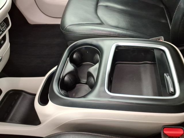 Used 2022 Chrysler Pacifica Touring-L FWD image 22