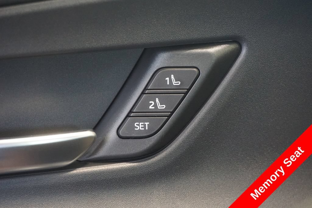 New 2026 Toyota Prius Plug-In Hybrid FWD image 7