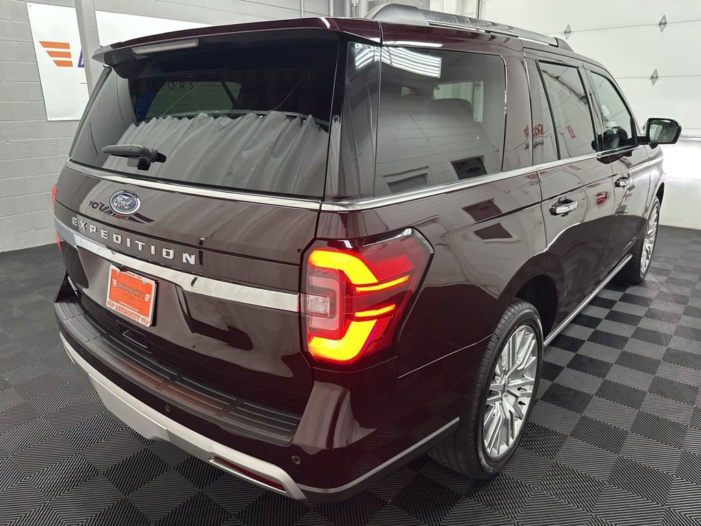 Used 2024 Ford Expedition Limited image 9