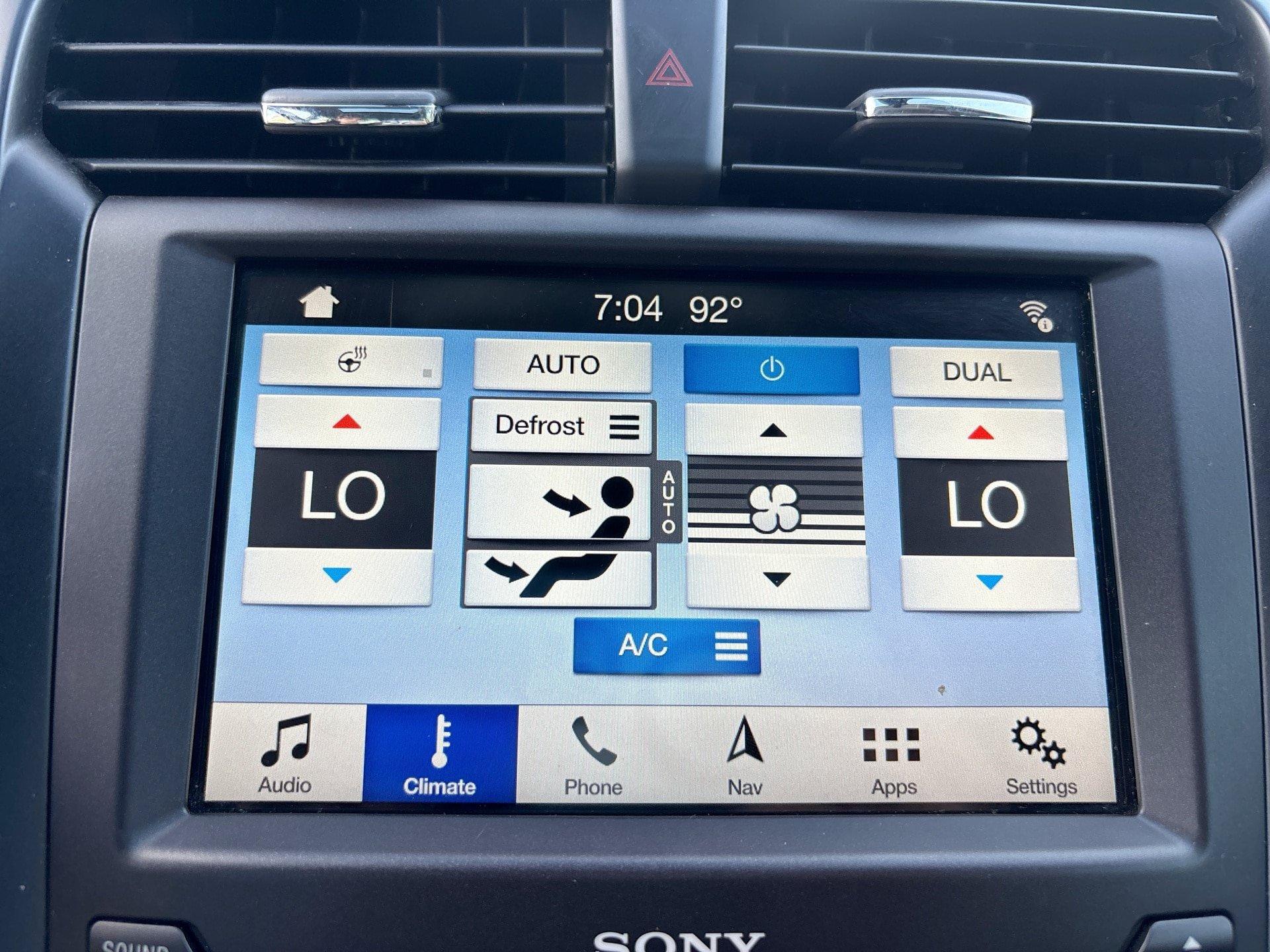 Used 2018 Ford Fusion Energi Titanium FWD image 17