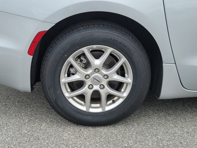 Used 2024 Chrysler Pacifica Touring-L image 7