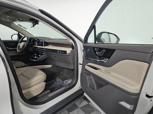 Used 2021 Lincoln Corsair Reserve w/ Equipment Group 201A image 12