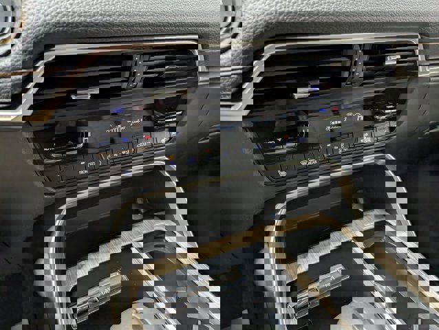 Certified 2025 MAZDA CX-90 Plug-In Hybrid w/Premium Sport image 24