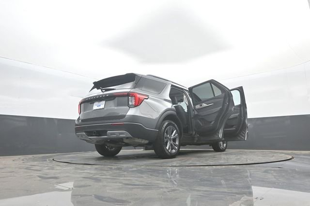 Used 2025 Ford Explorer Active w/ Active Comfort Package AWD/4WD image 45