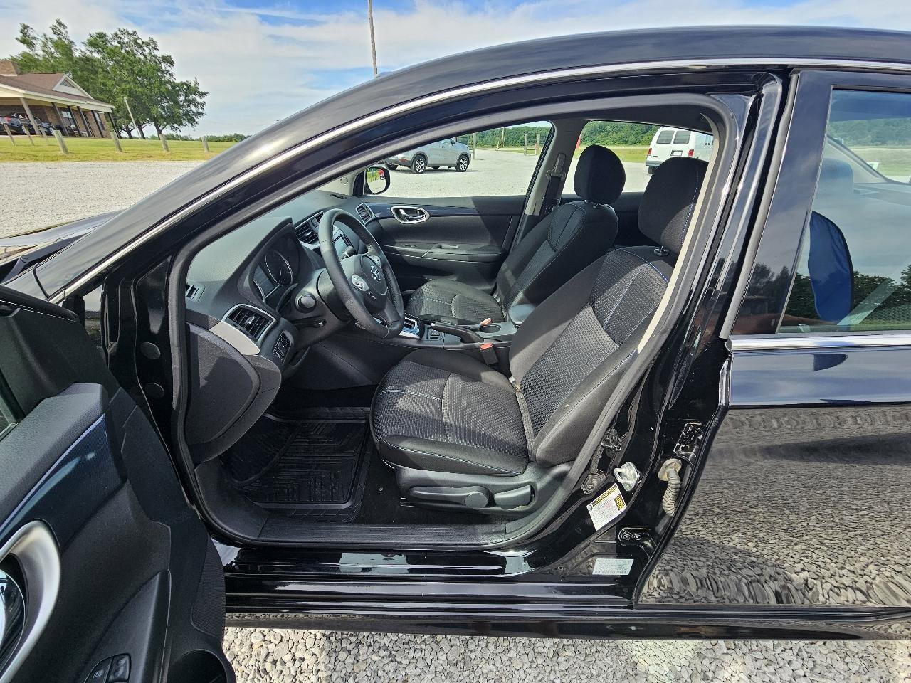 Used 2019 Nissan Sentra SR FWD image 15
