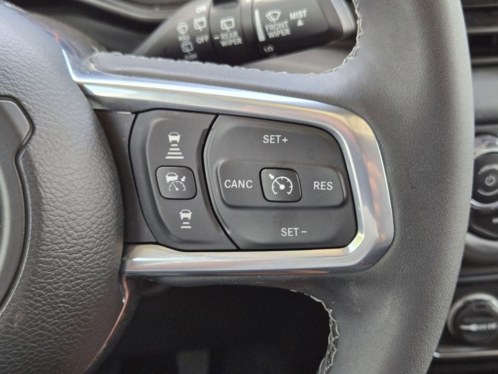 Used 2025 Jeep Wrangler Unlimited Sahara AWD/4WD image 29
