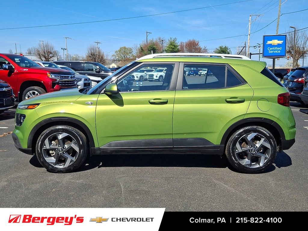 Used 2023 Hyundai Venue SEL image 9