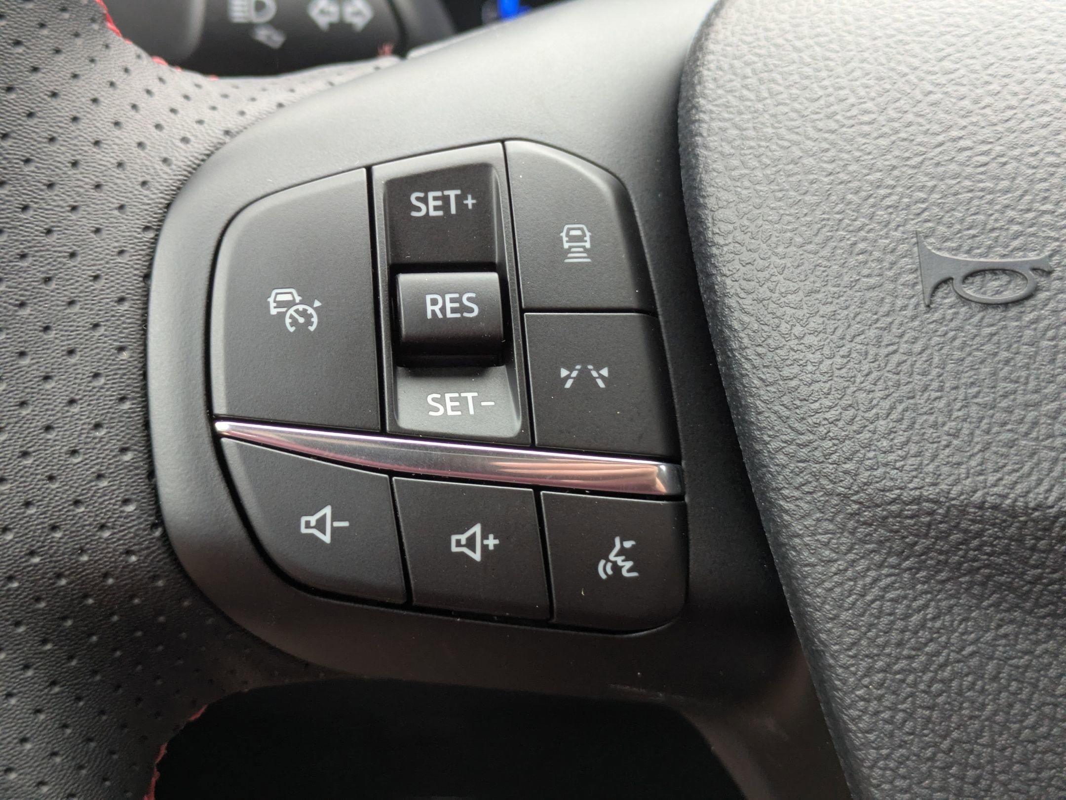 New 2025 Ford Escape ST-Line w/ Equipment Group 301A image 14