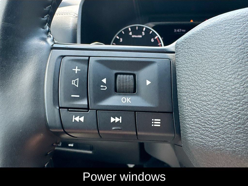 Certified 2025 Nissan Rogue SV AWD/4WD image 9