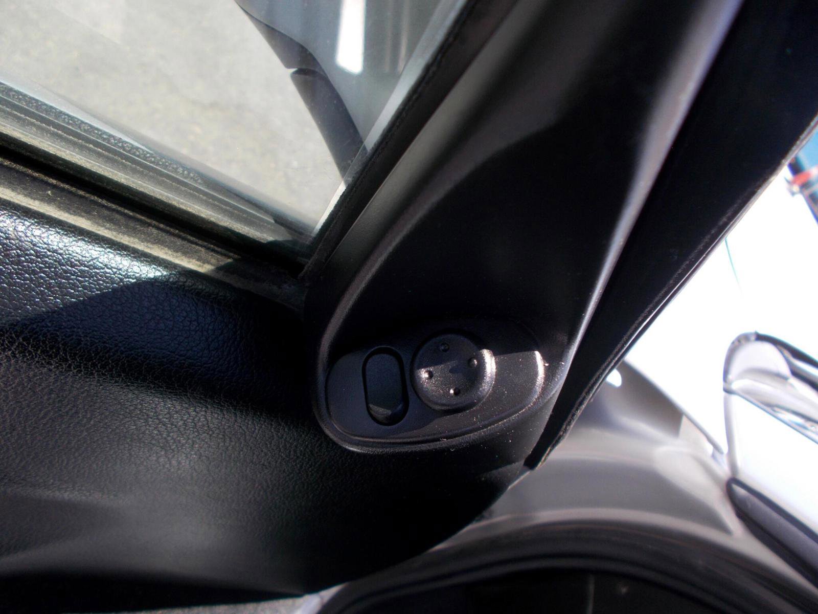 Used 2004 Porsche Boxster image 18