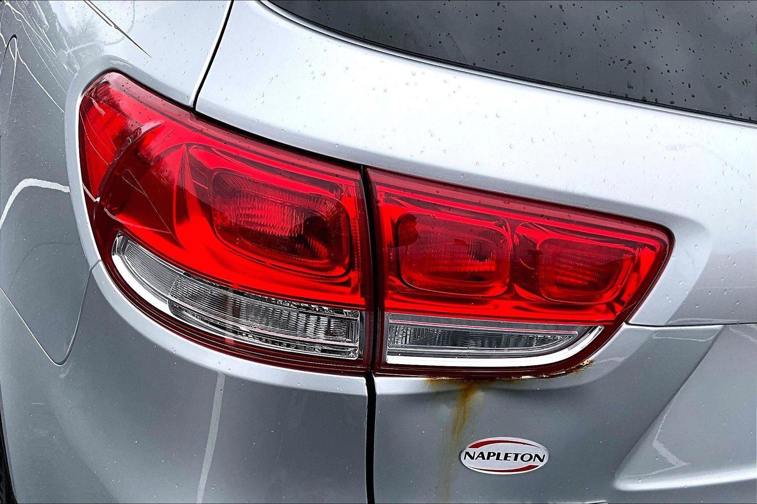 Used 2016 Kia Sorento LX w/ LX Convenience Package image 32