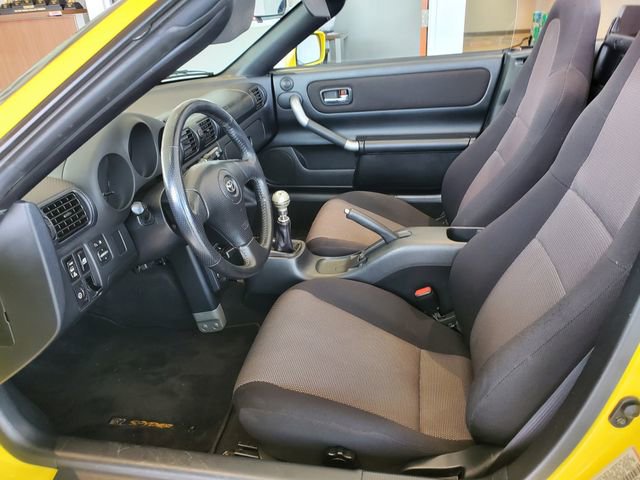 Used 2000 Toyota MR2 image 7