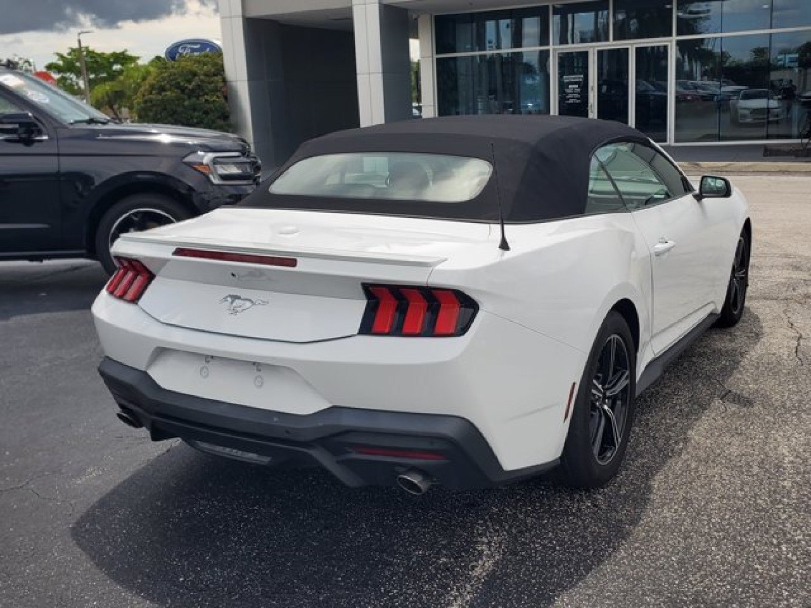 Used 2024 Ford Mustang Premium RWD image 7