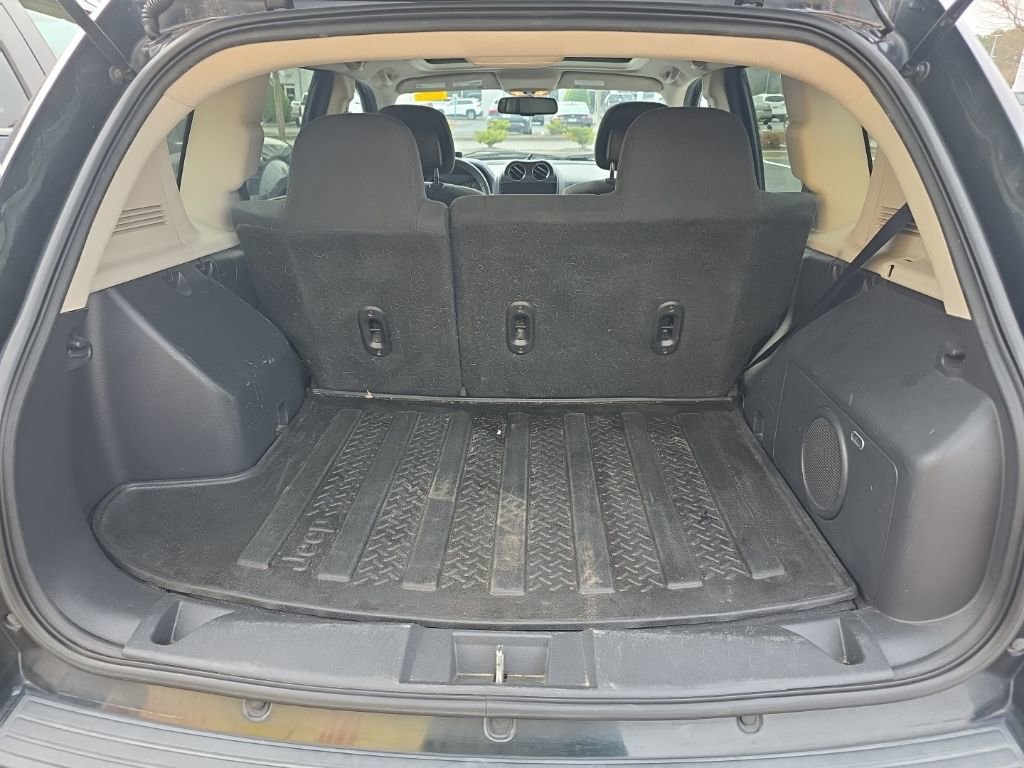 Used 2013 Jeep Compass Latitude w/ Sun/Sound Group image 27