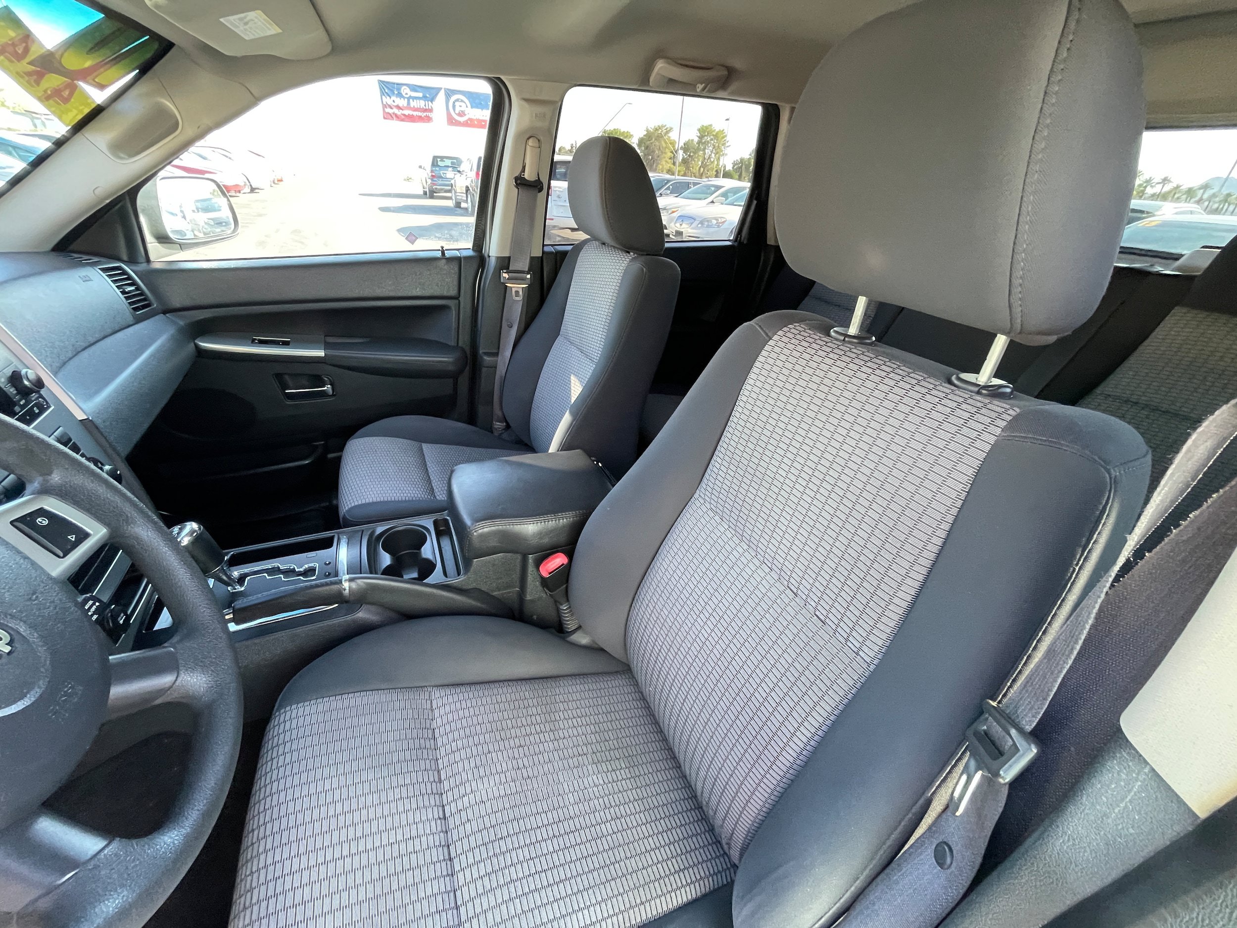 Used 2010 Jeep Grand Cherokee Laredo AWD/4WD image 13