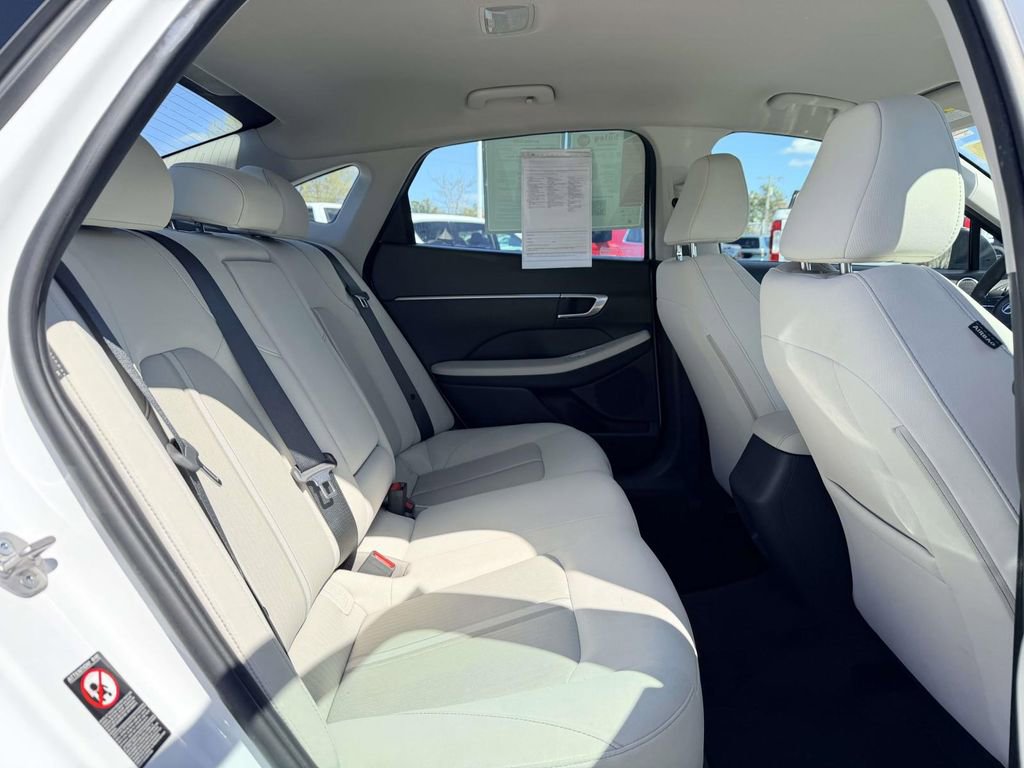 Used 2023 Hyundai Sonata SEL w/ Cargo Package FWD image 13