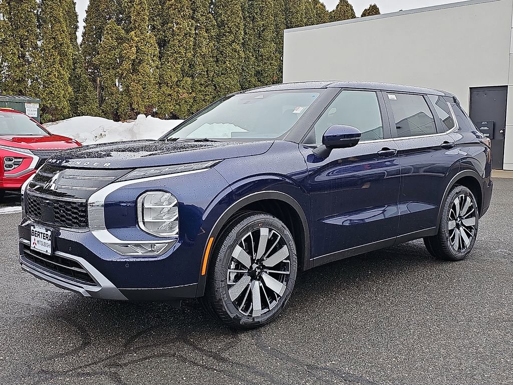 New 2026 Mitsubishi Outlander SE image 2