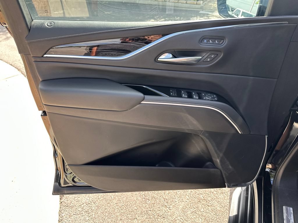 Used 2021 Cadillac Escalade Sport RWD image 16