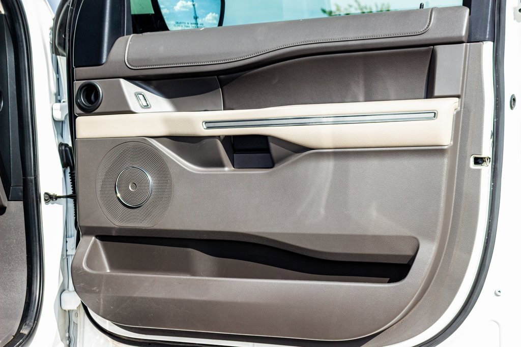 Used 2021 Ford Expedition XLT image 23