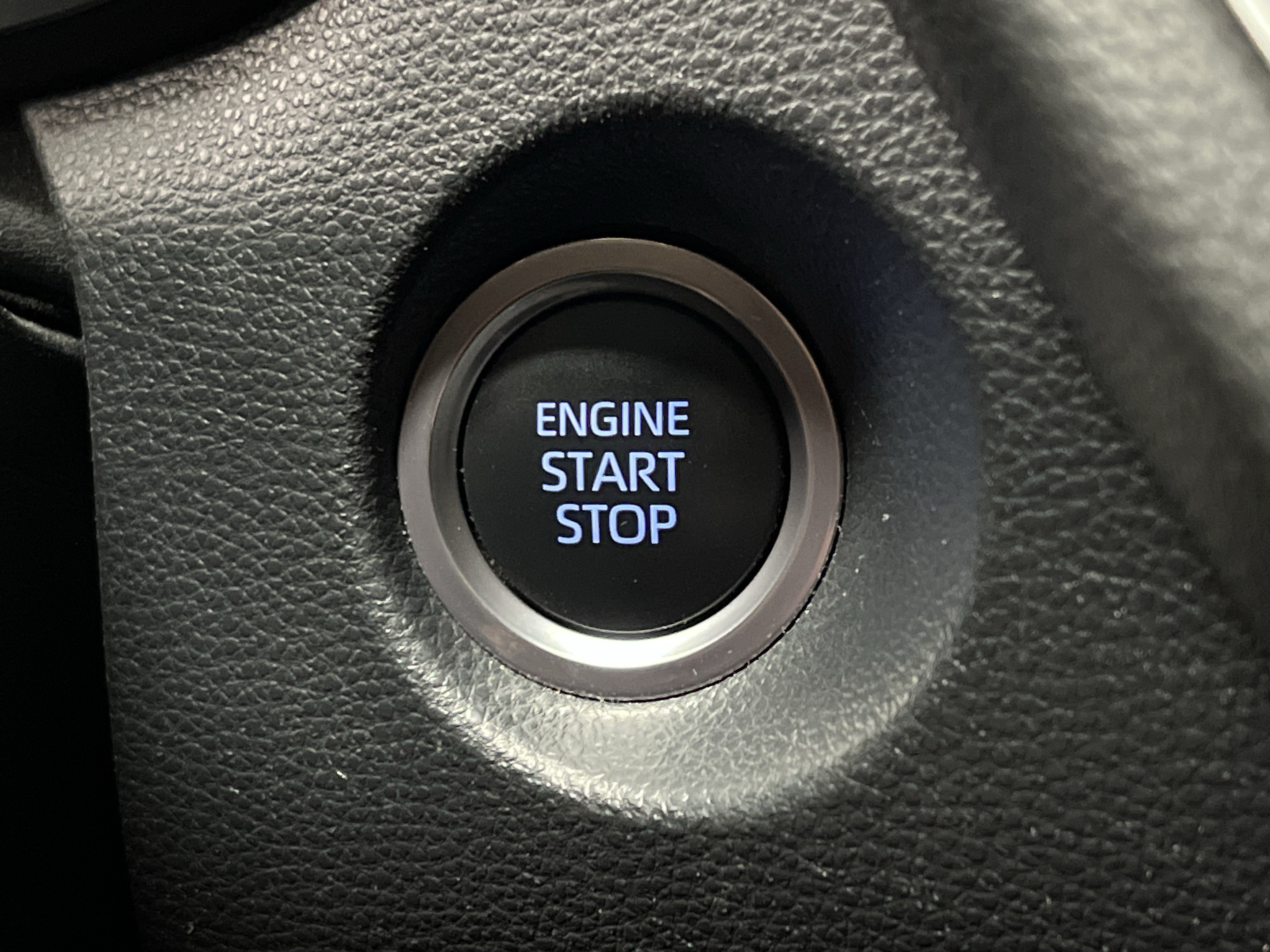 Used 2022 Toyota Corolla Cross XLE AWD/4WD image 11