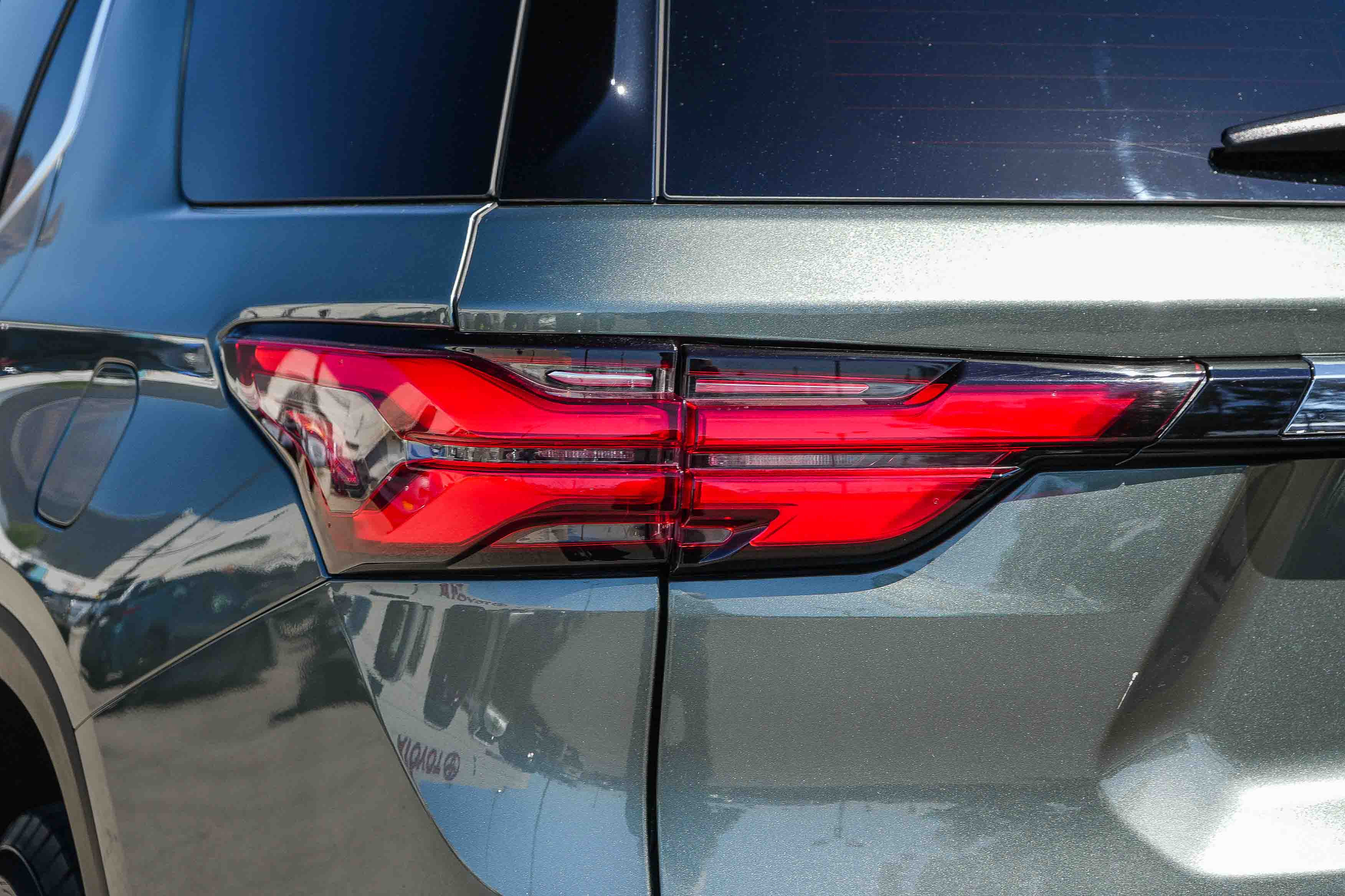 Used 2022 Chevrolet Traverse LT FWD image 9