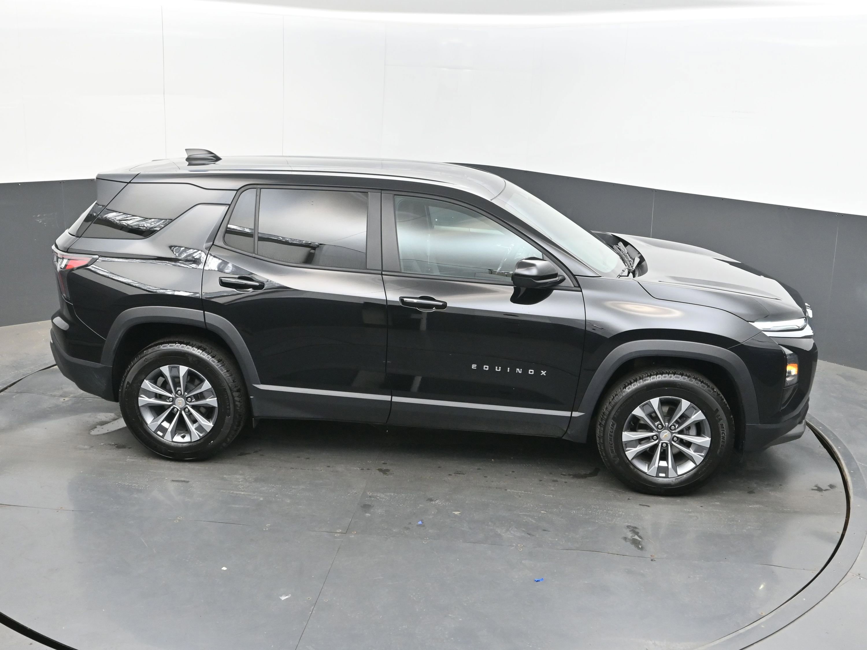 Used 2025 Chevrolet Equinox LT image 39