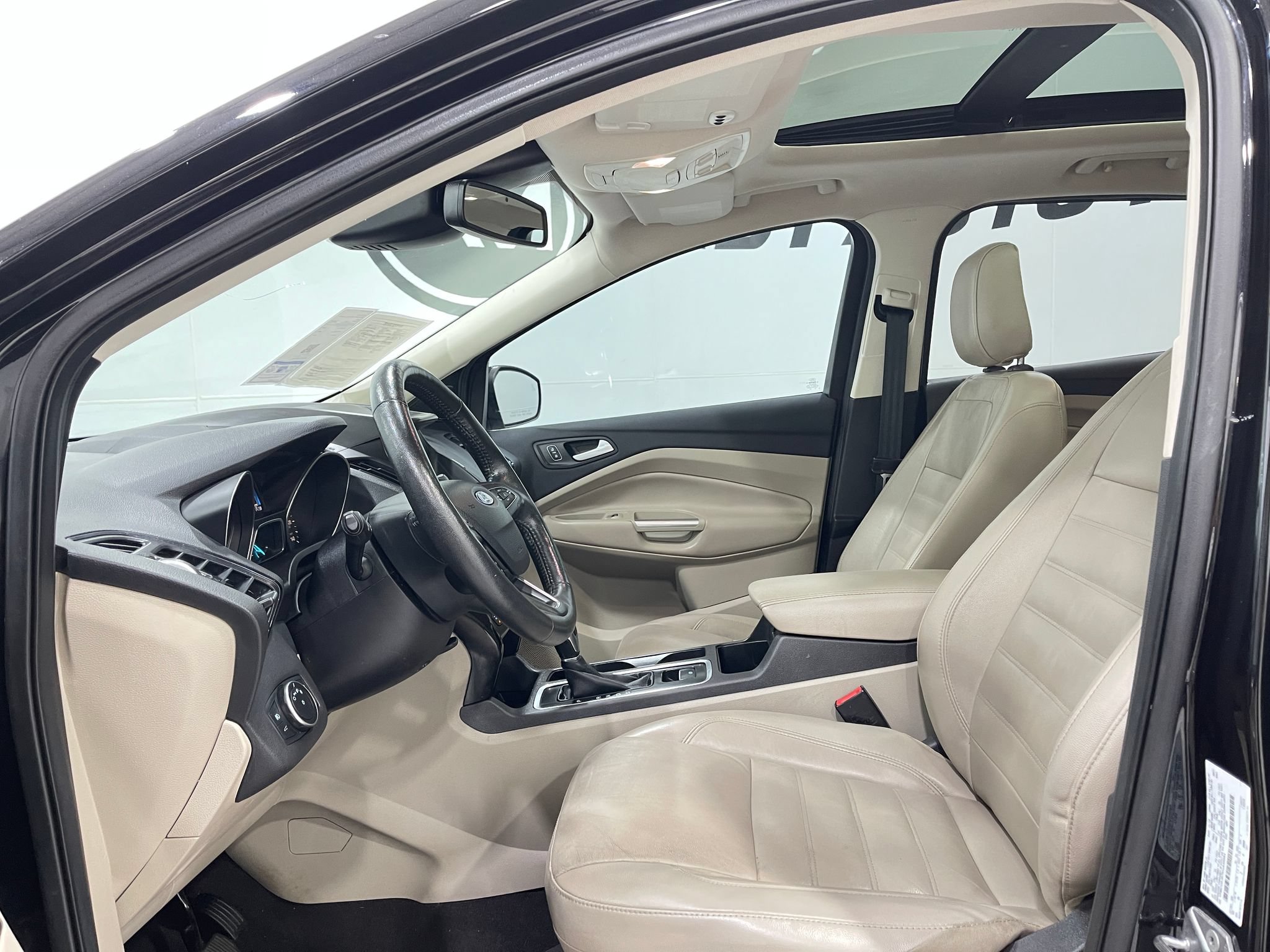 Used 2019 Ford Escape Titanium FWD image 13