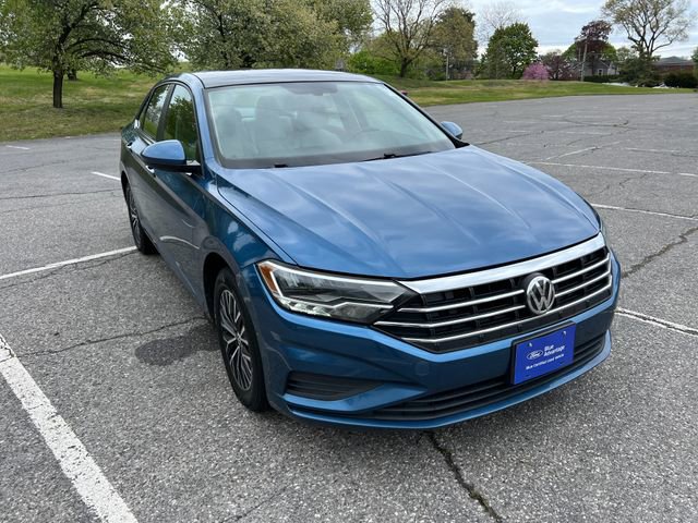 Used 2019 Volkswagen Jetta SE FWD image 2