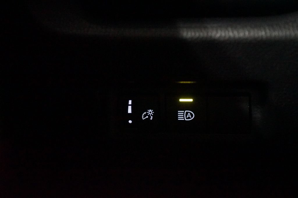 Certified 2025 Toyota RAV4 XLE FWD image 24