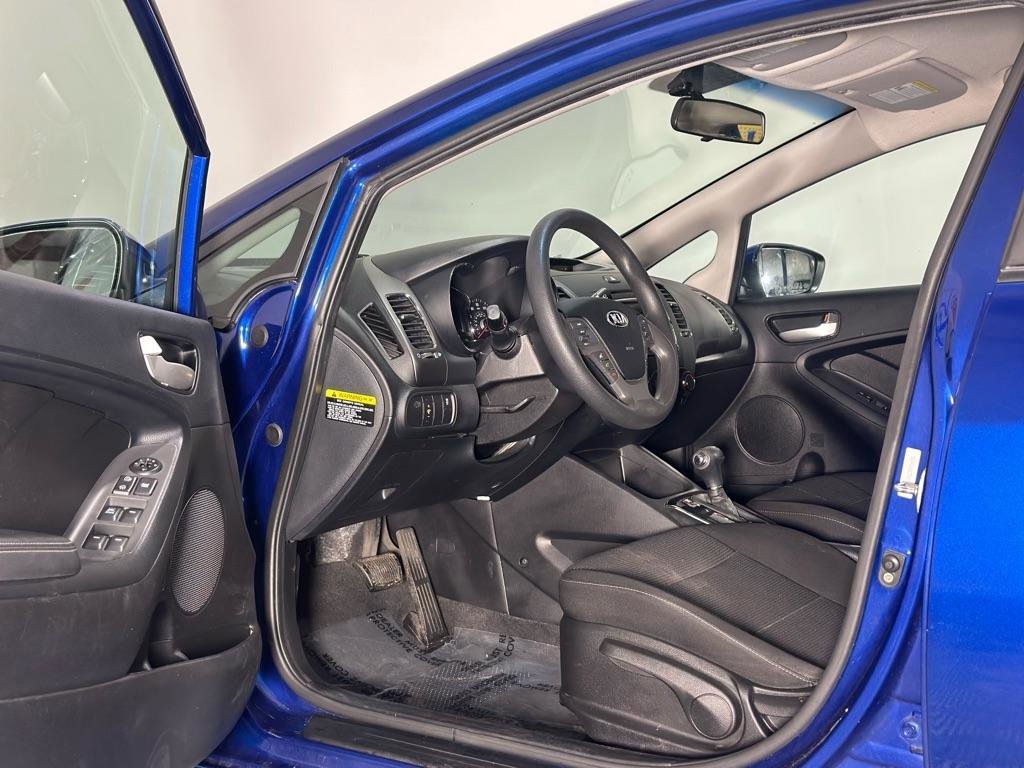 Used 2017 Kia Forte LX image 10