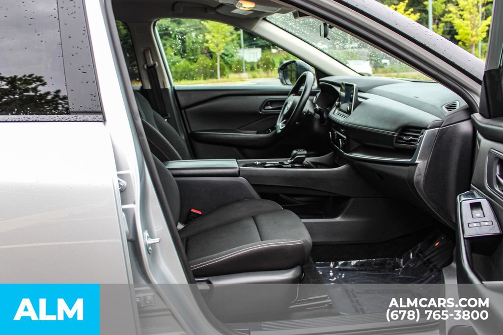 Used 2024 Nissan Rogue S FWD image 18