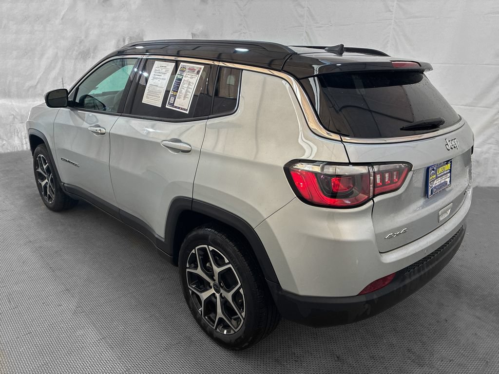 Used 2025 Jeep Compass Limited AWD/4WD image 5