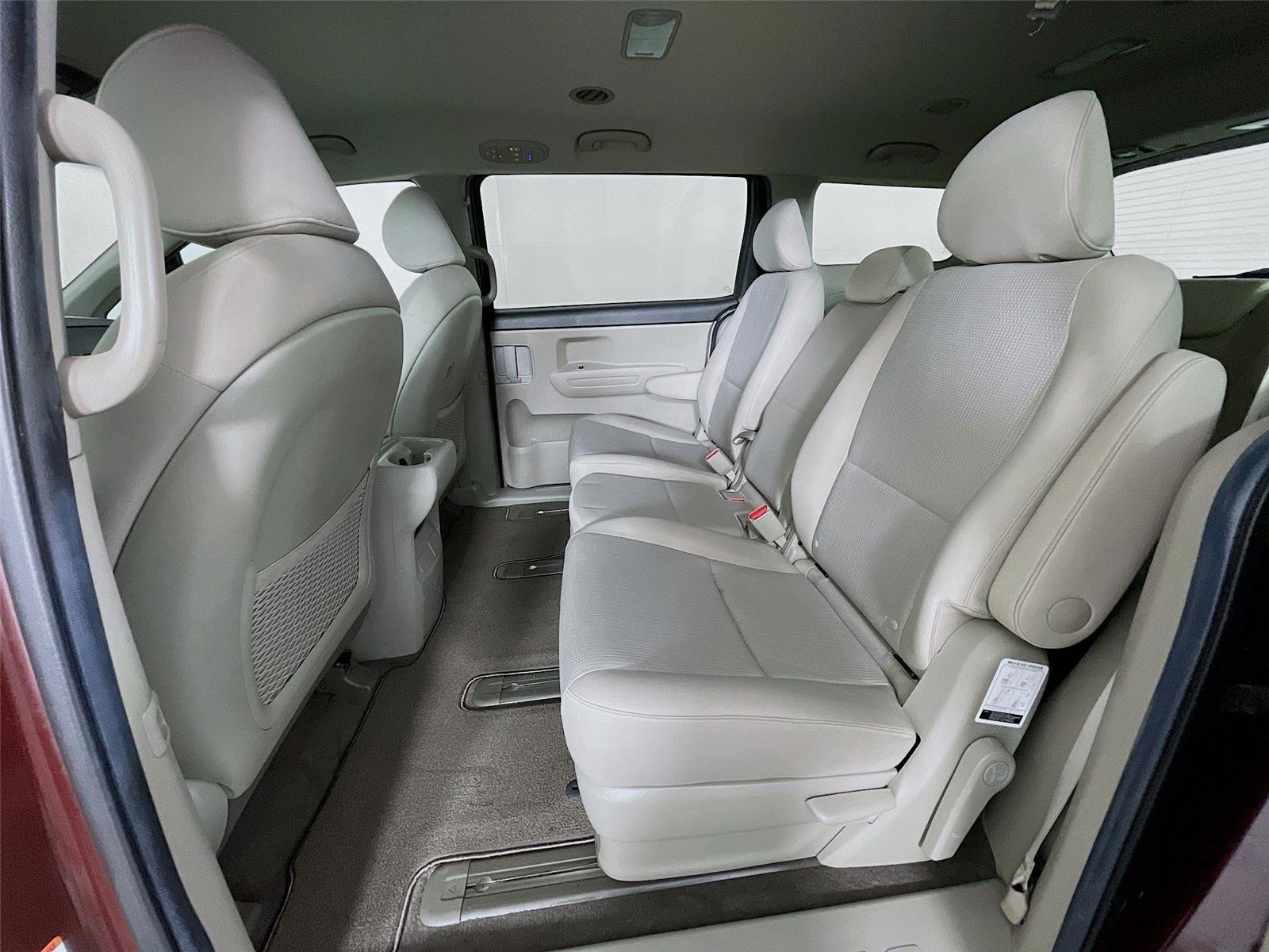 Used 2019 Kia Sedona LX FWD image 25