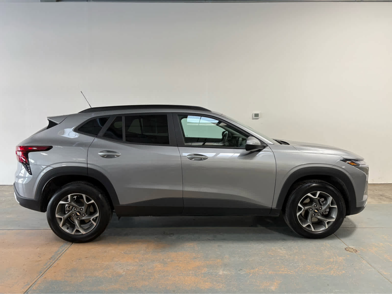 Certified 2025 Chevrolet Trax LT w/ LT Convenience Package image 6