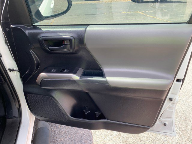 Used 2021 Toyota Tacoma SR5 RWD image 19