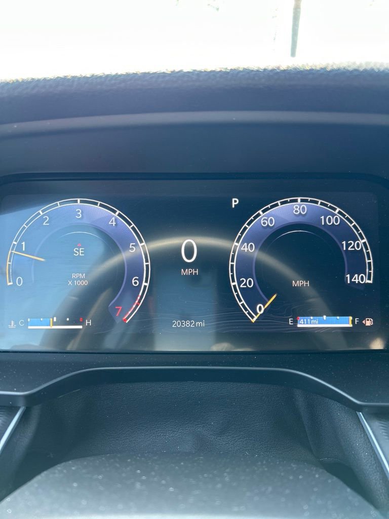 Used 2025 Jeep Grand Cherokee Altitude image 15