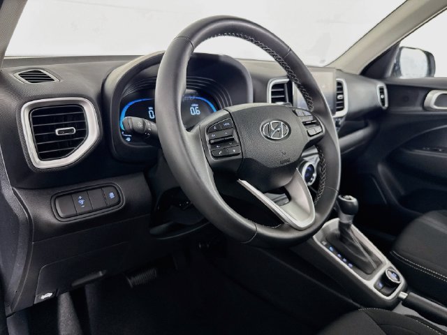 Used 2026 Hyundai Venue SEL FWD image 20