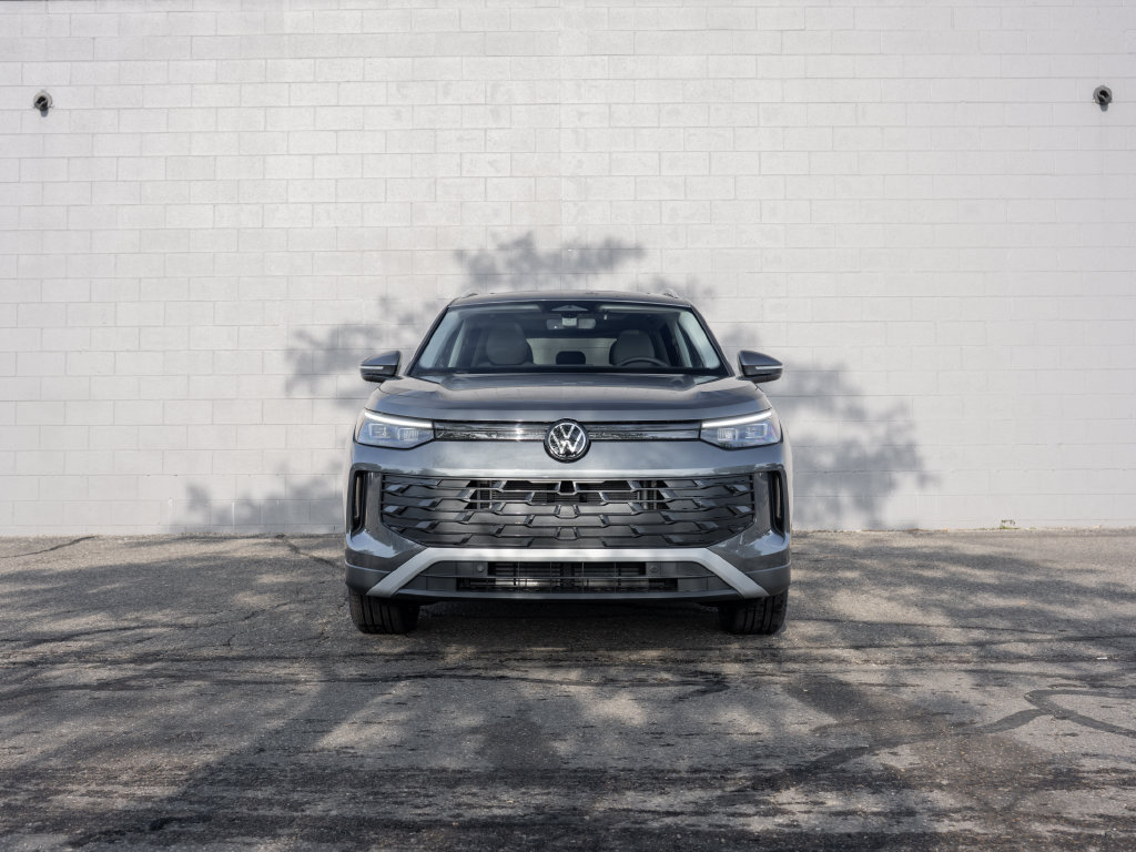 New 2026 Volkswagen Tiguan SE AWD/4WD image 2