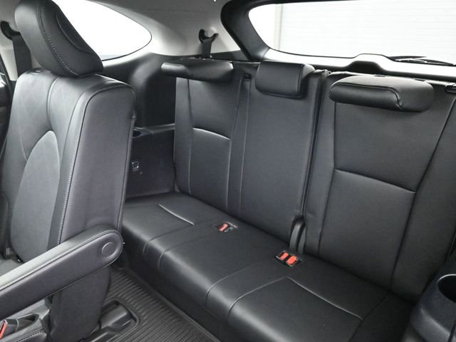 Used 2024 Toyota Highlander Platinum image 34