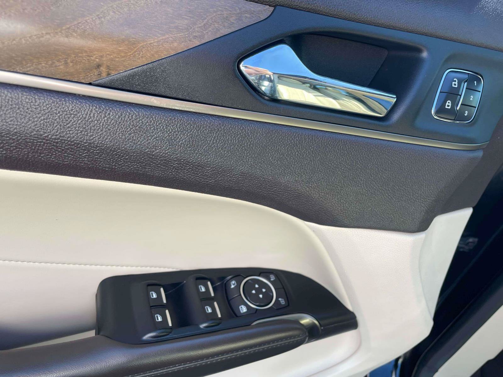 Used 2018 Lincoln MKC Reserve FWD image 11