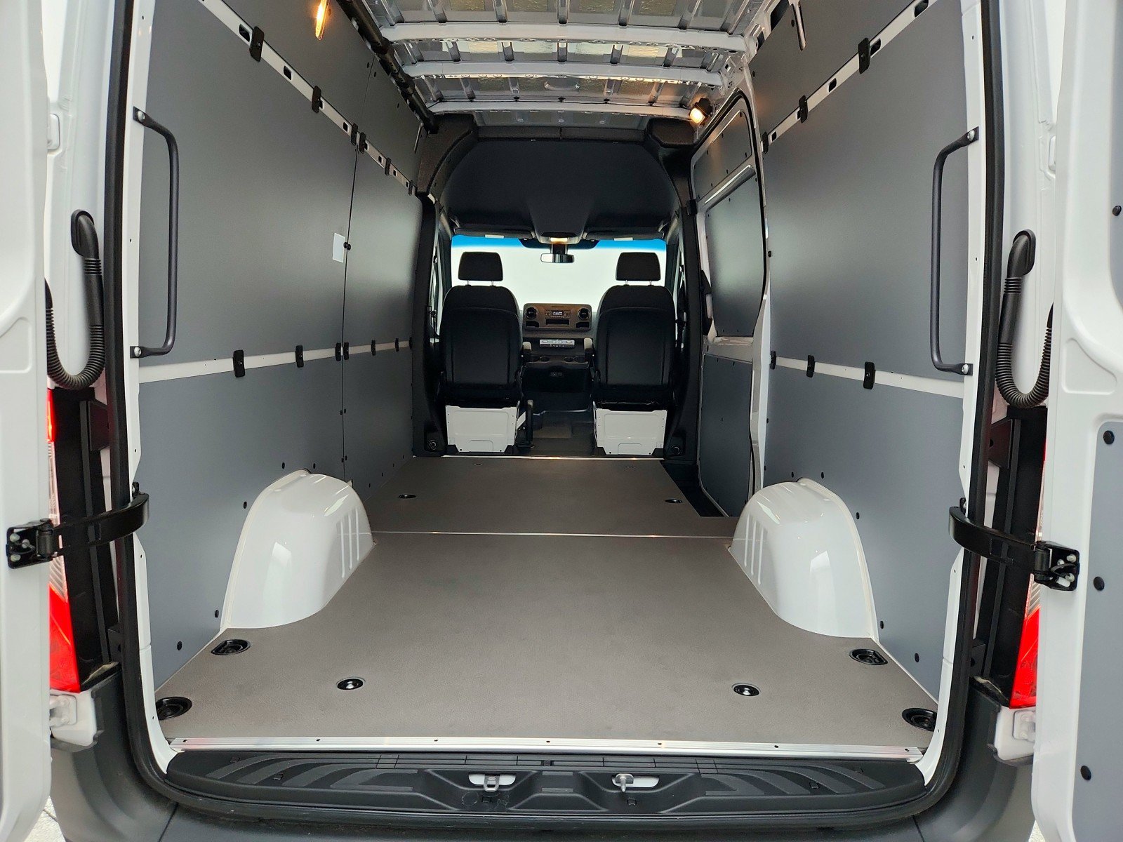New 2026 Mercedes-Benz Sprinter 2500 image 21